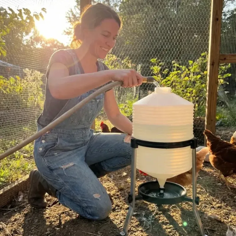 Abreuvoir volaille plastique sur pieds 30 L*River Systems Online