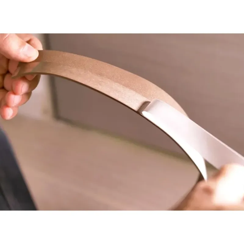 Bande d'étanchéité en mousse flexible*