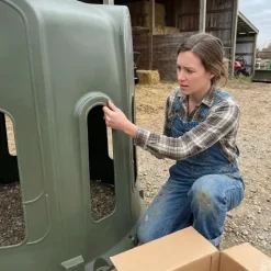 Cloche à foin 10 ouvertures*Kerbl Hot