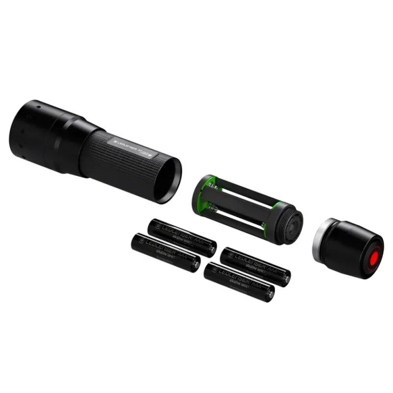 Lampe torche P7 Core 450 Lumens portée 300m piles LR3 incluses*LEDLENSER Outlet