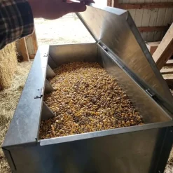 Mangeoire 20 kg 4 compartiments métal 46 x 17 x 40 cm* Clearance