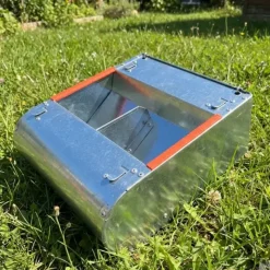 Mangeoire à trémie 2 compartiments 24,5 x 10,5 x 20*