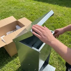 Mangeoire métallique anti nuisibles 23 kg* Clearance