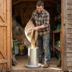 Mangeoire volaille à trémie métal de 40 kg* Outlet