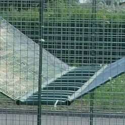 Parc à corbeaux facile à installer acier galvanisé 2x2x2m*