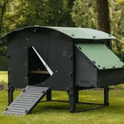 Poulailler sur pieds en plastique recyclé 8 à 15 poules* Outlet