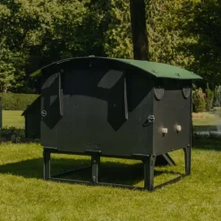 Poulailler sur pieds en plastique recyclé 8 à 15 poules* Outlet