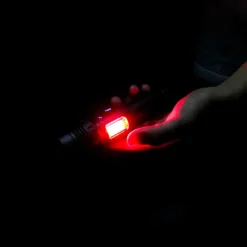 Torche Bright 2000 lumens 3 niveaux d'intensité, en alliage d'alu*